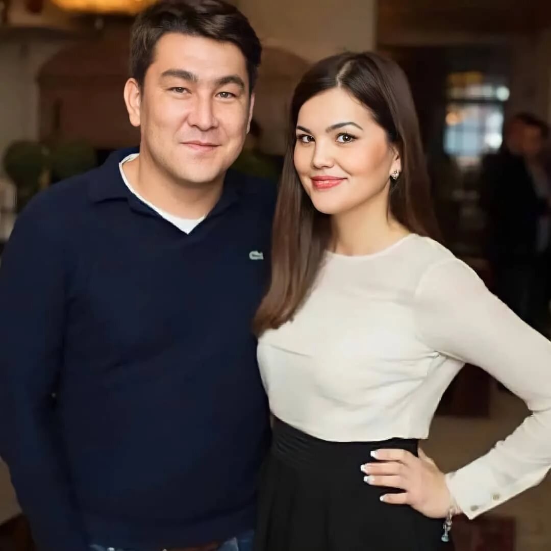 Азамат мусагалиев с женой фото