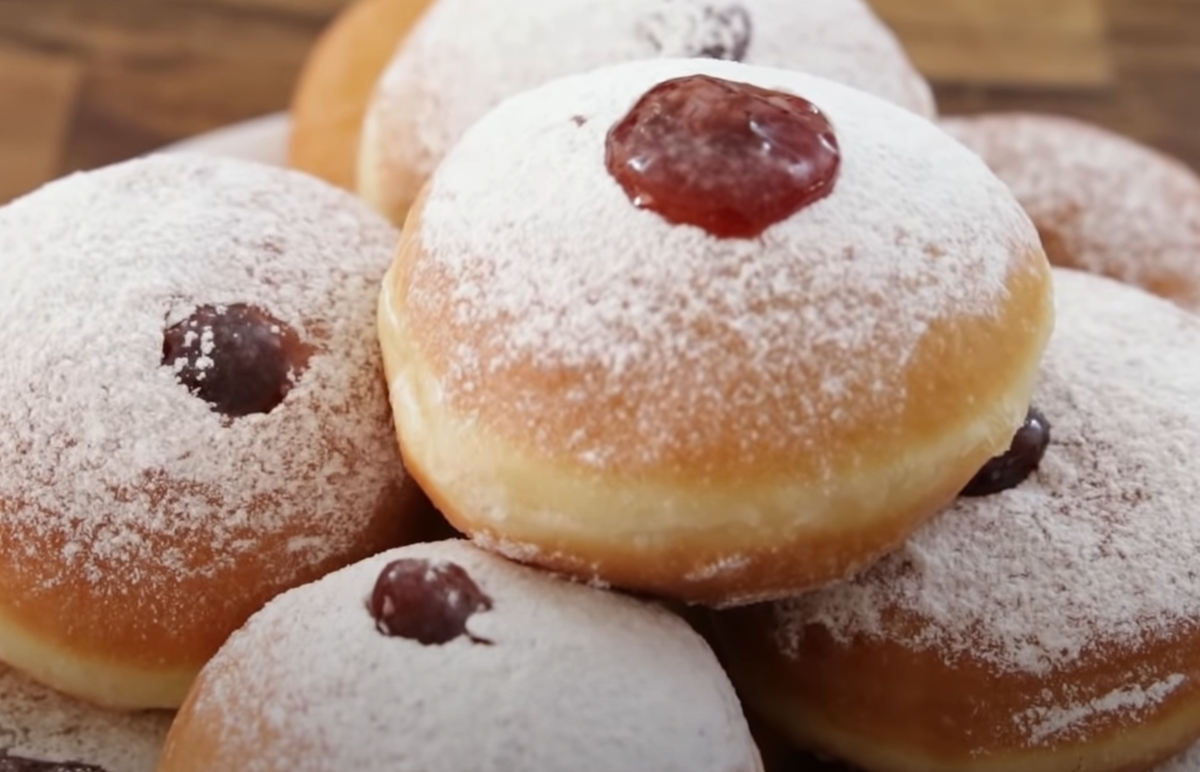 Рецепт пончиков с корицей с кремом и яблоками