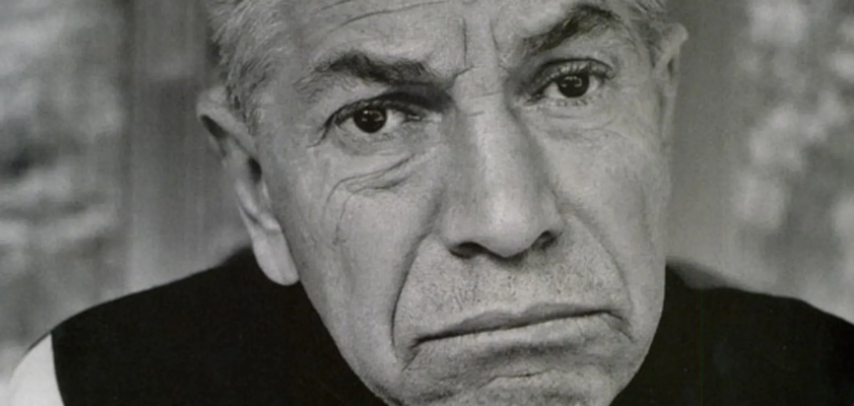 Актер В.Толоконников