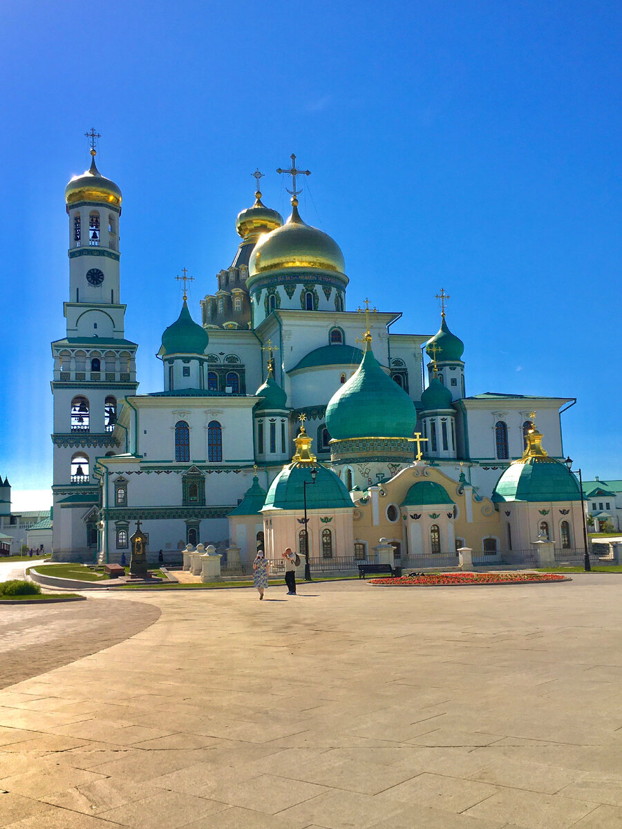 Воскресенский собор (1656-1685) подобен Храму Гроба Господня в Иерусалиме