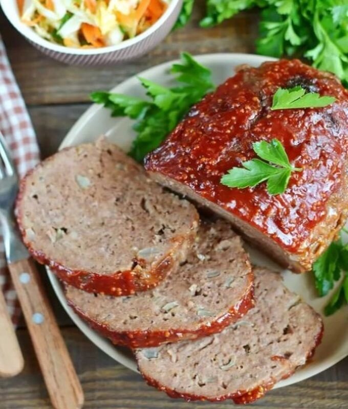 Мясной хлеб митлоф. Мясной хлеб рецепт с фото. Булочка с мясом. Баварский мясной хлеб. Блюда из говяжьего фарша.