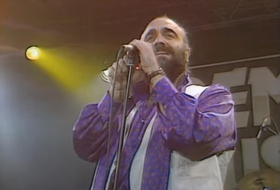    Певец Демис Руссос на живом концерте:YouTube / BR MUSIC