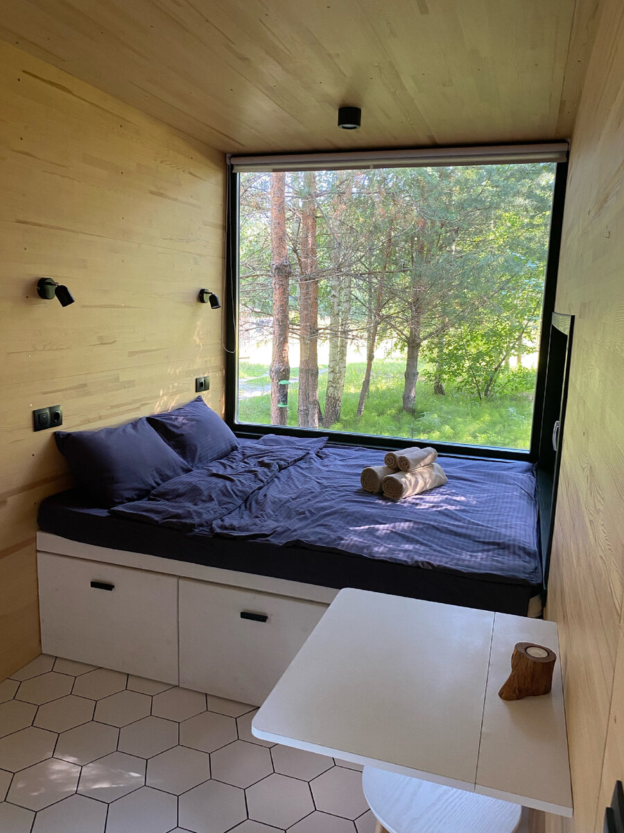 Внутрь «синего» домика. 