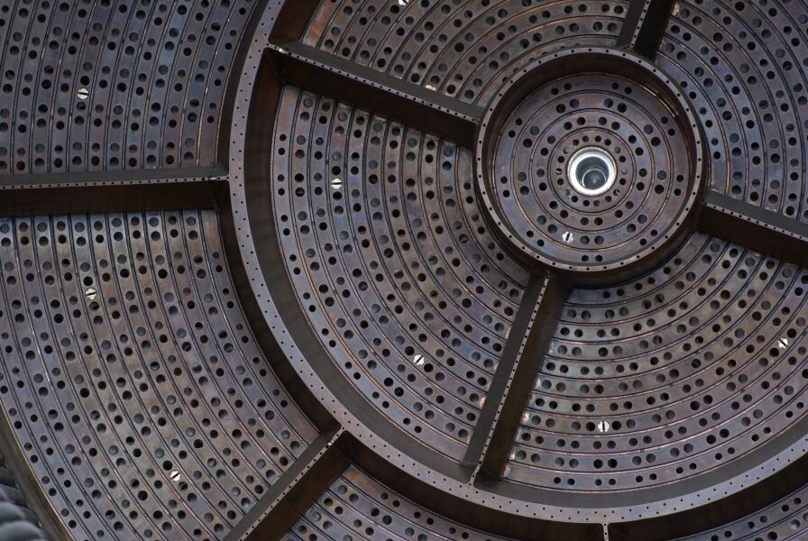 Смесительная головка инжектора двигателя F-1 с антипульсационными перегородками (изображение взято из открытых источников)