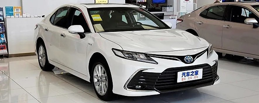     За Toyota Camry теперь нужно платить на 210 000 руб. меньше