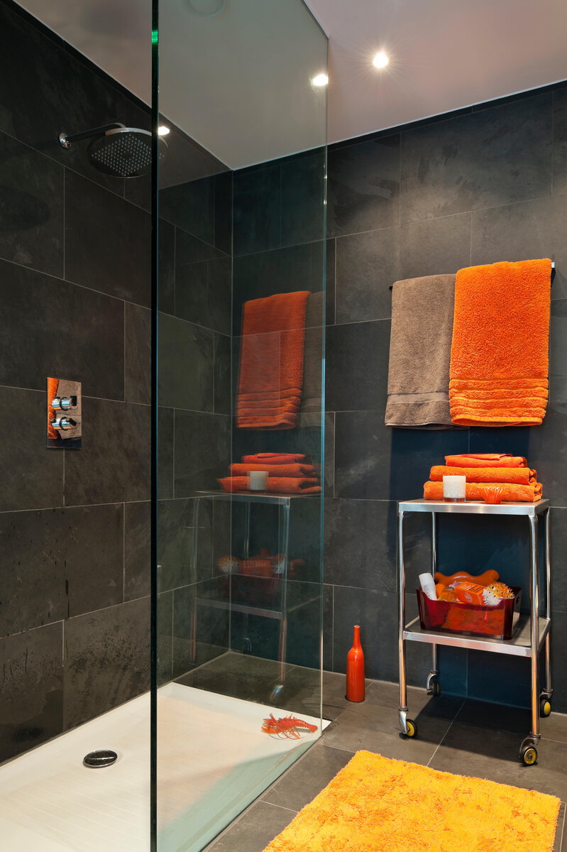    С тележкой уборка станет проще в разы, а ванная опрятнее.legion-media