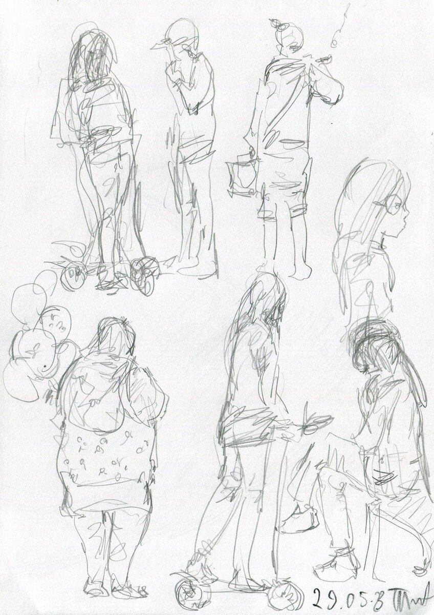 Поэтому удобнее встать возле стенки вагона и рисовать так вы успеете больше. 