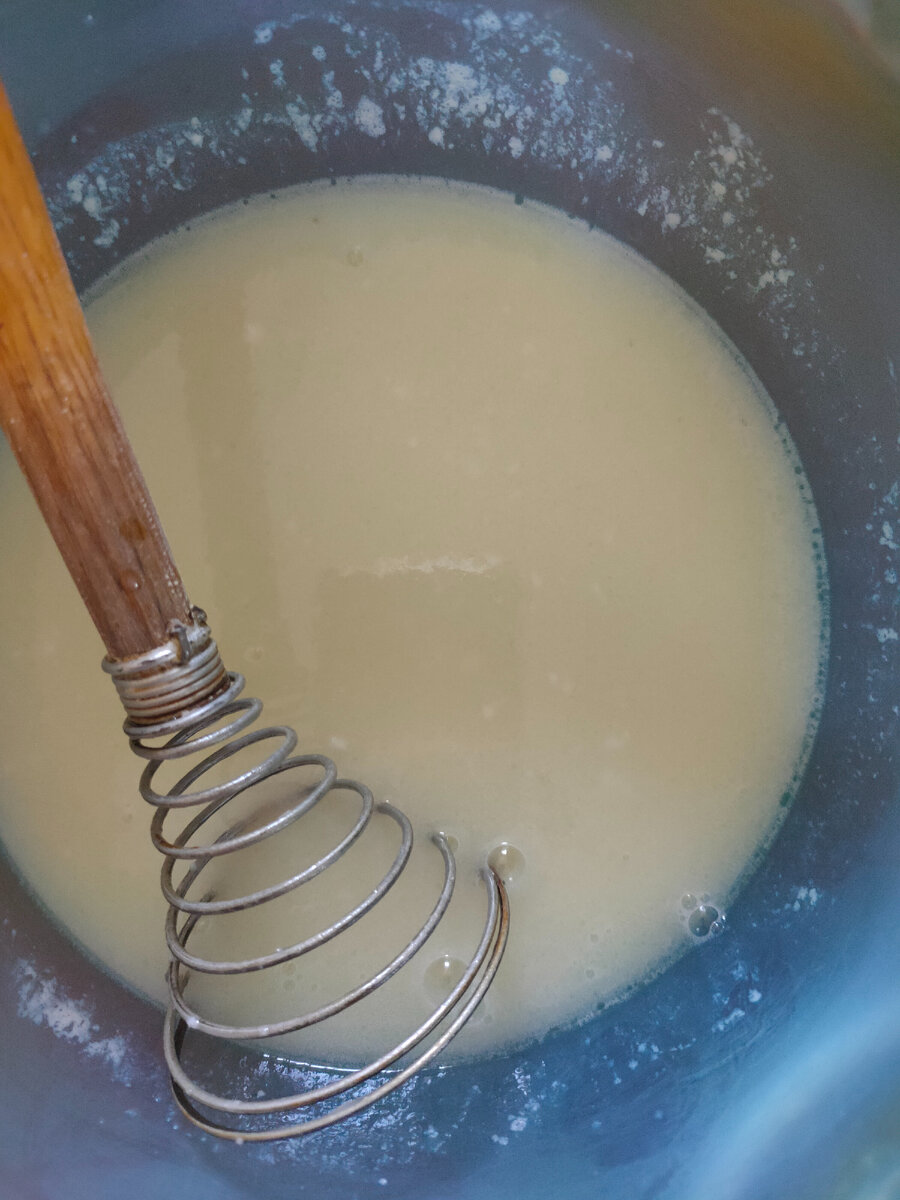 Масло смешать с сахаром.