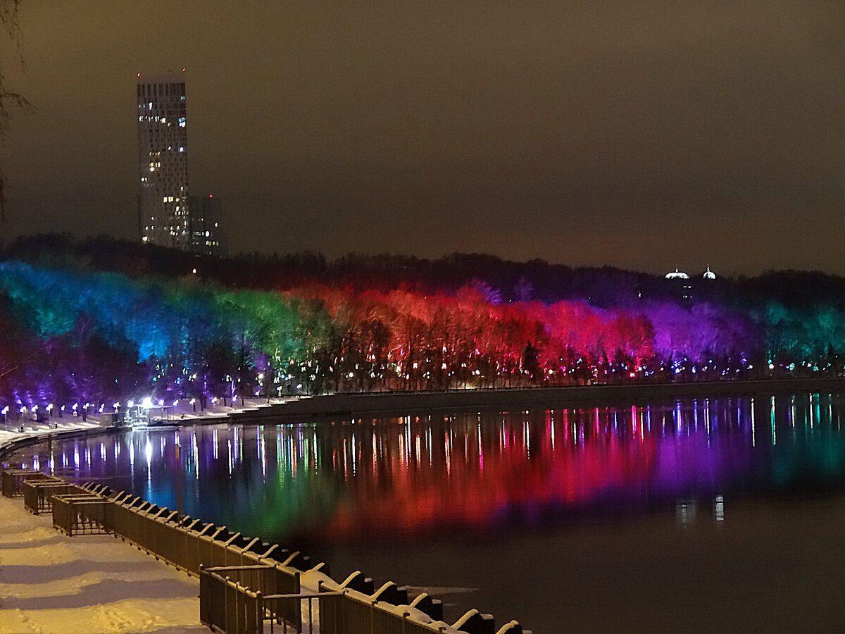 москва цветное