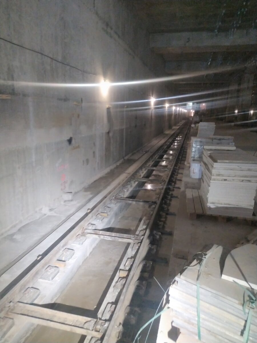 📷 2: Верхнее строение пути по правому (из центра) и левому (в центр) путям соответственно.  