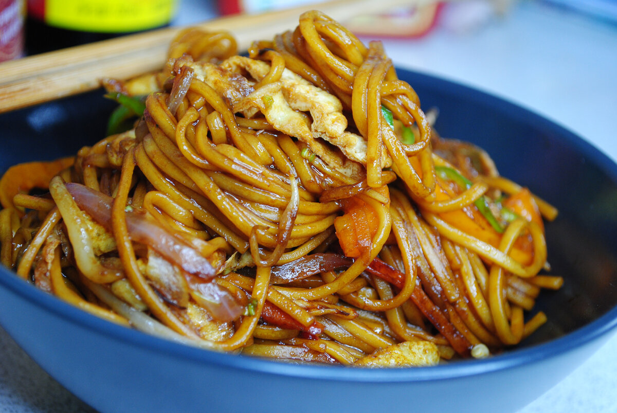 Спагетти с овощами и соевым соусом : Вторые блюда