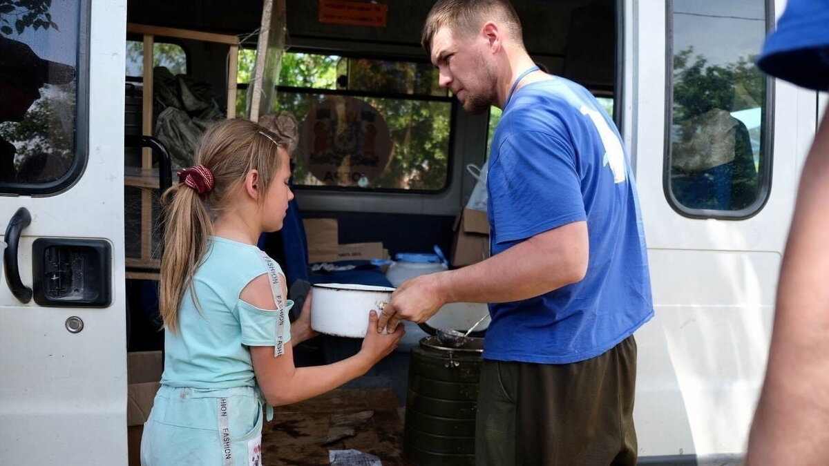    Волонтёры из Югры поставляют горячее питание в города Донбасса