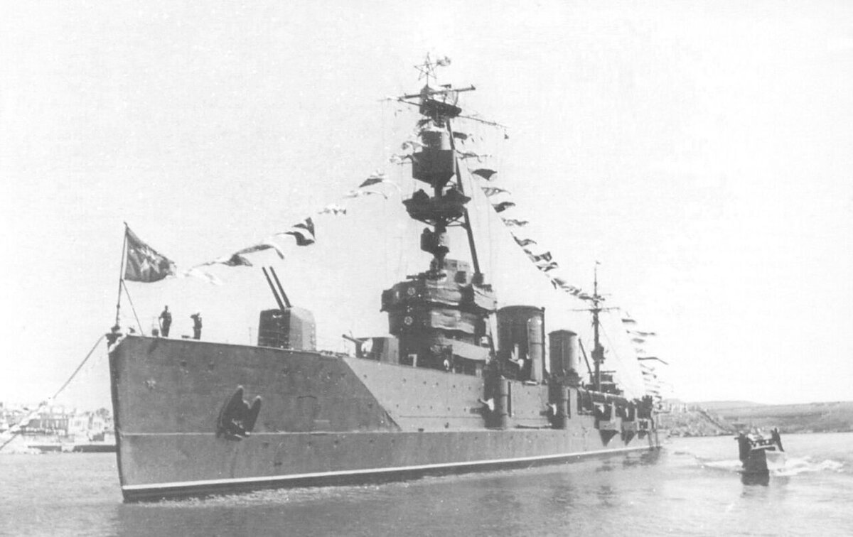 95 лет со дня ввода в строй крейсера "Профинтерн"