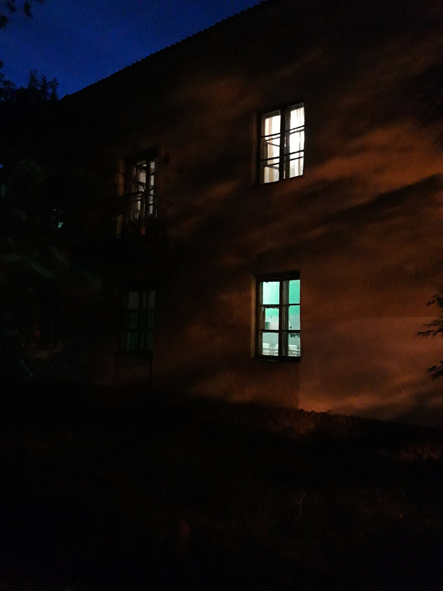 Интересно же подглядеть в окна