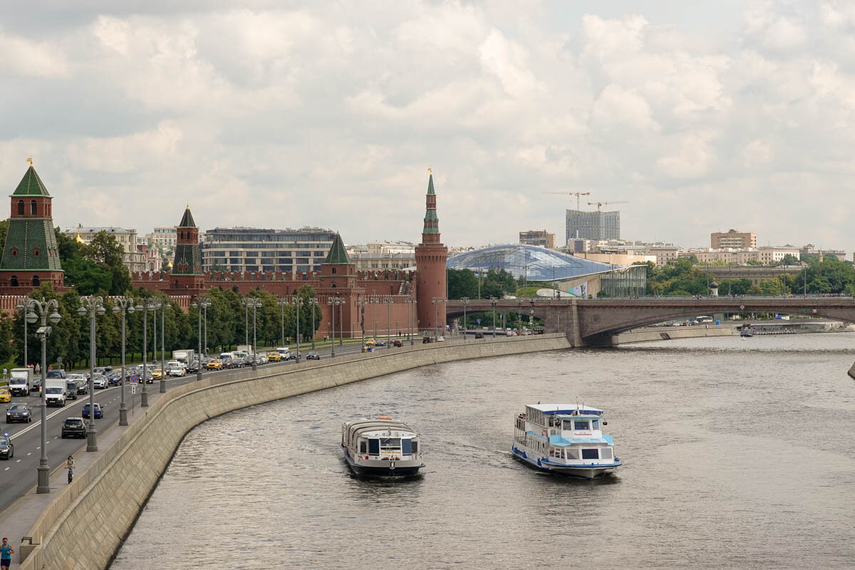 Московский кремль, парк Зарядье, Большой Москворецкий мост