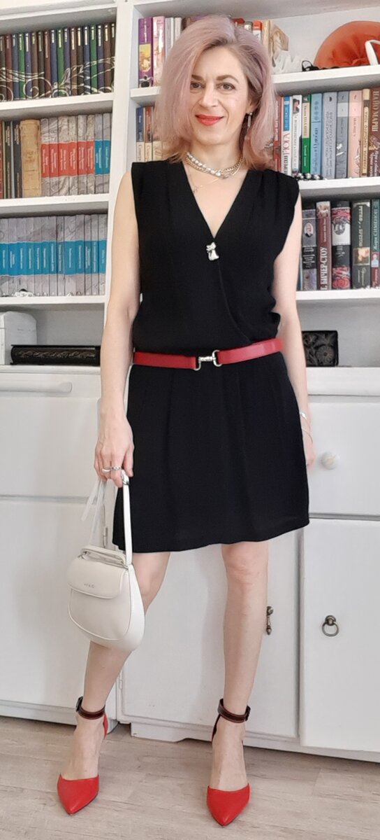 Платье из секонд-хэнда.