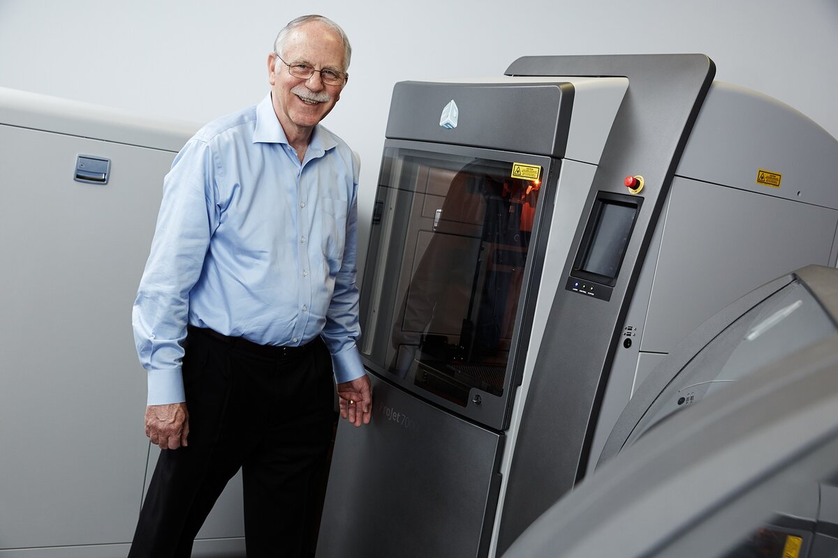 Чарльз Халл 