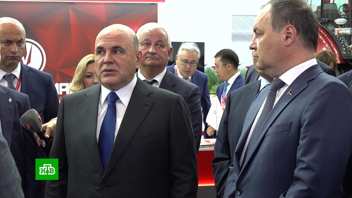   Мишустин оценил китайские и белорусские машины на «Иннопроме»