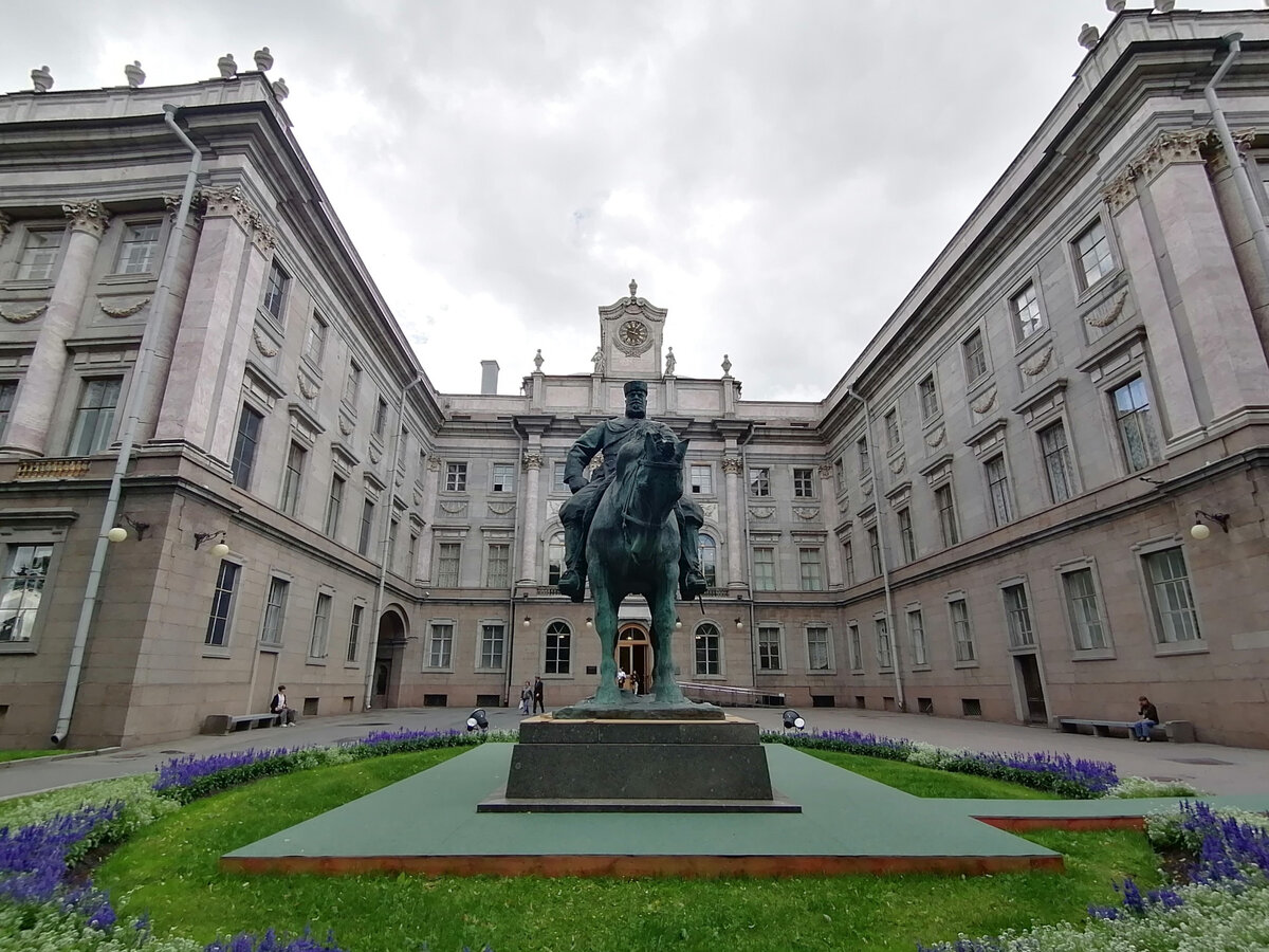 Мраморный дворец