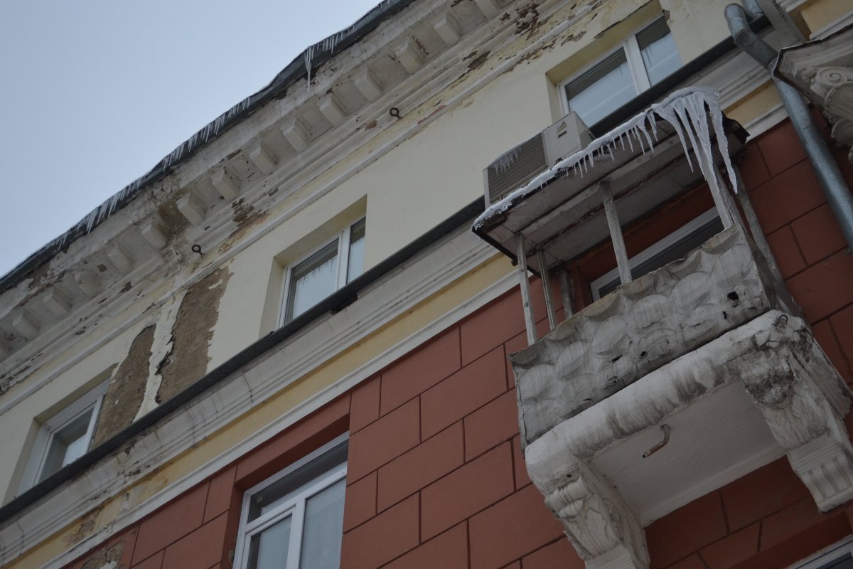    В Томске спасатели через окно попали к пенсионерке с переломом бедра