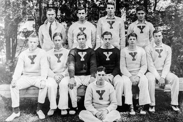 Джеймс Рокфеллер (третий слева в нижнем ряду). 
Фото: Getty Images