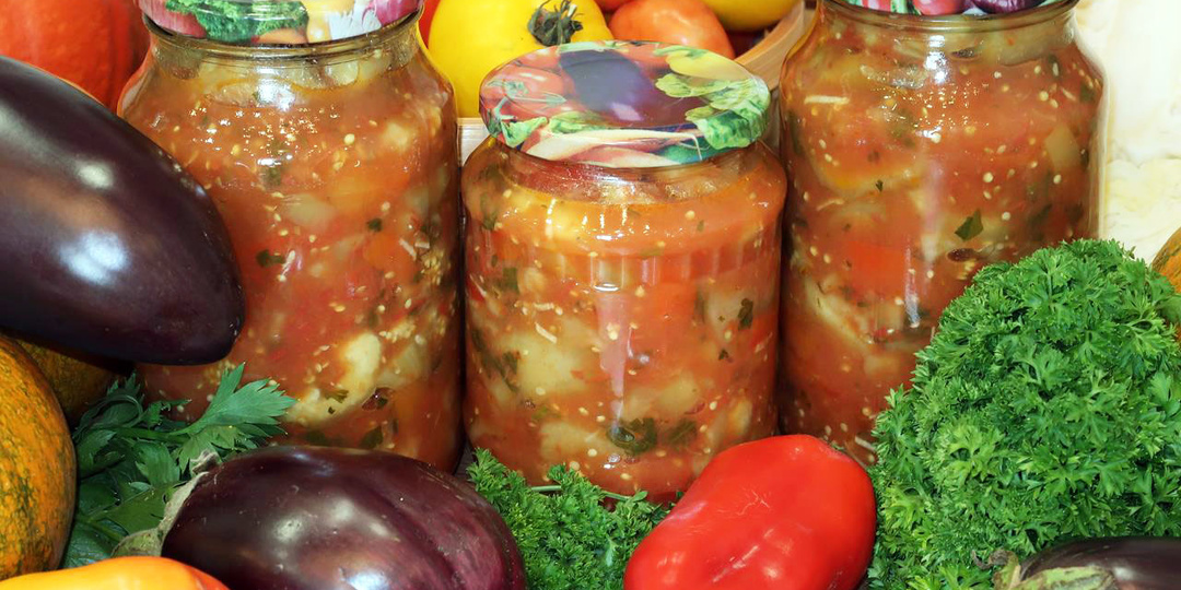 Очень вкусные баклажаны с перцем и помидорами на зиму