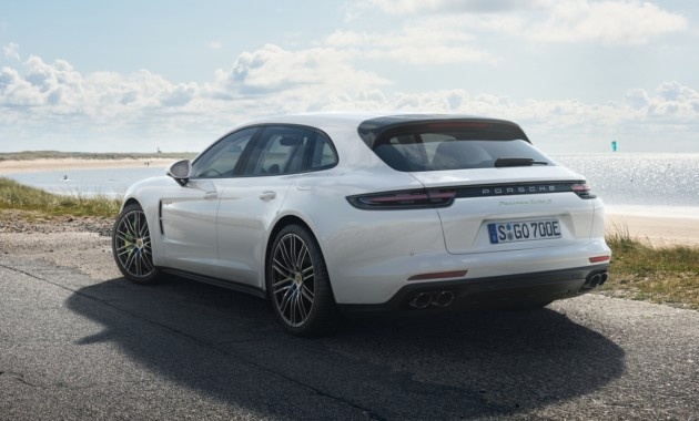 Любителям этой марки из России, теперь доступна последняя и самая мощная модификация Panamera – Turbo S E-Hybrid Sport Turismo.