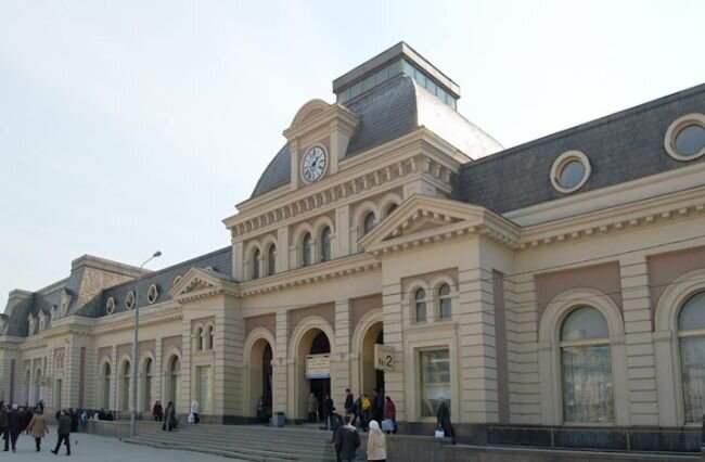 павелецкий вокзал саратов. жд станция москва павелецкая. жд станция москва павелецкая. привокзальная площадь павелецкого вокзала. жд вокзал павелецкий.