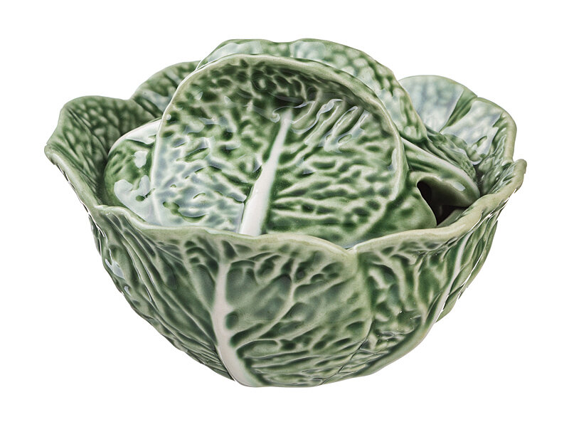 Керамический португальский tureen. Увы, Чехословакия и российские заводы продолжают выпускать только трёхлитровые супницы, которым не место в современной кухне! Найдете фарфоровую белую супницу на полтора литра - напишите автору блога.