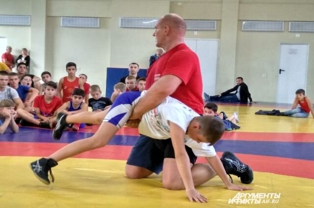 Бросок обратный пояс