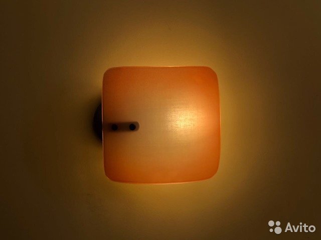 А вот и бра которое предлагают в комплекте))