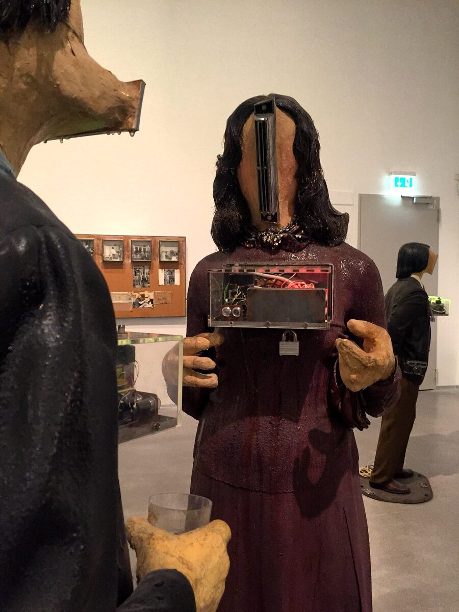 Когда вместо сердца - радио, сложно держать себя в руках