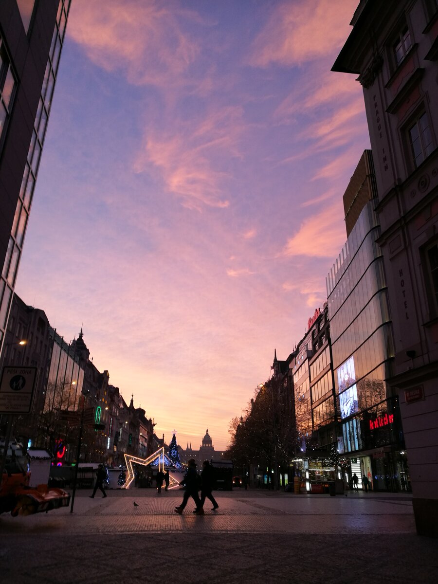 Прага, Вацлавская площадь, рассвет