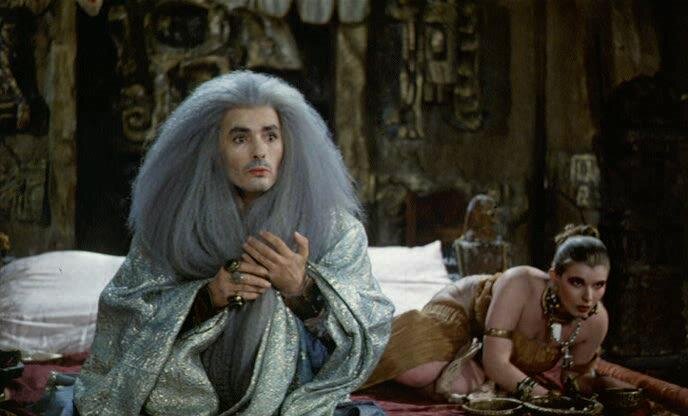 Нравы королевского двора