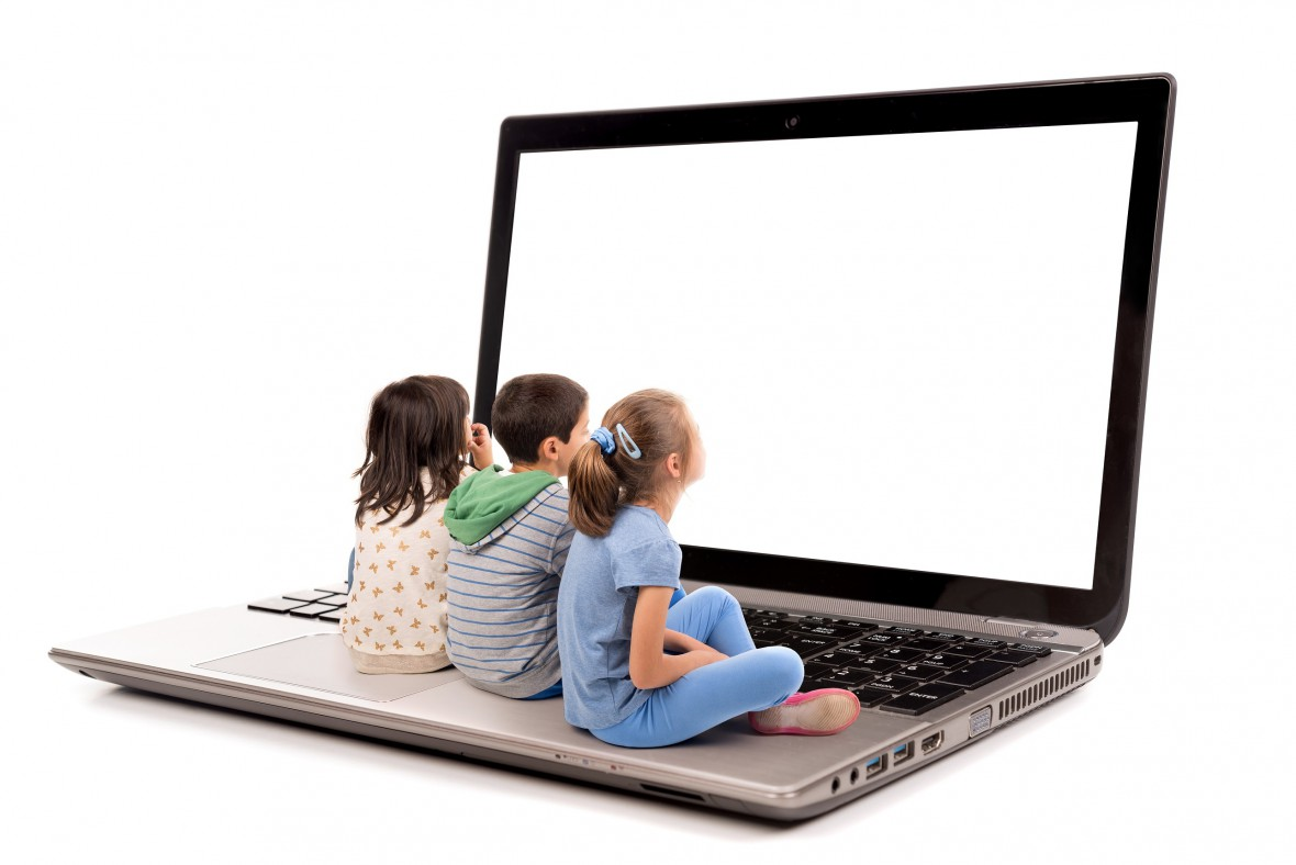 Компьютер для детей. Детям об интернете. Компьютерная грамотность для детей. Дошкольник и компьютер.