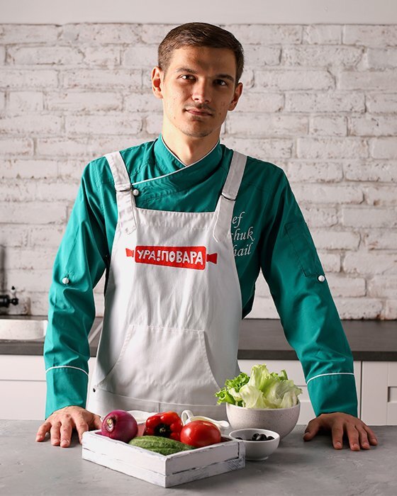 Михаил Асачук, шеф-повар, салат-бар Crispy