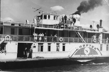 Пароход "Спартак" в 1963 году. Фото inkpoint.livejournal.com