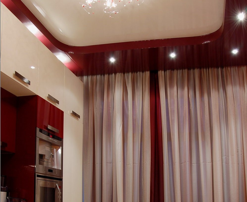 Глянцевый натяжной потолок компании КАРЭ НУАР.  https://carre-noir.ru/portfolio 