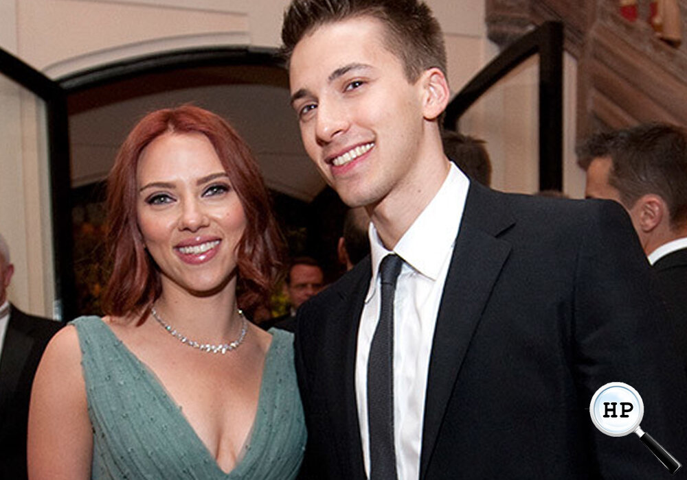 Скарлетт с братом-близнецом