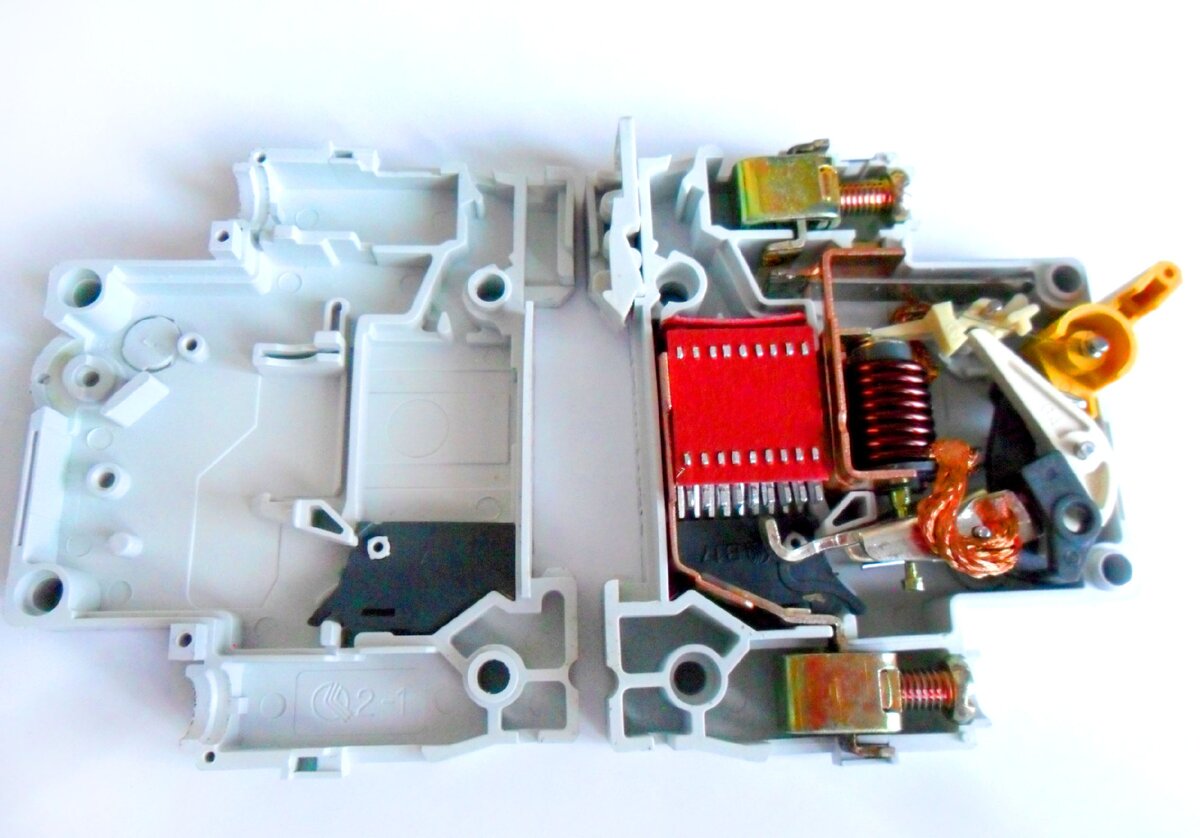 Какую пользу можно получить от сломанного автоматического выключателя? |  Домашний мастер | Дзен