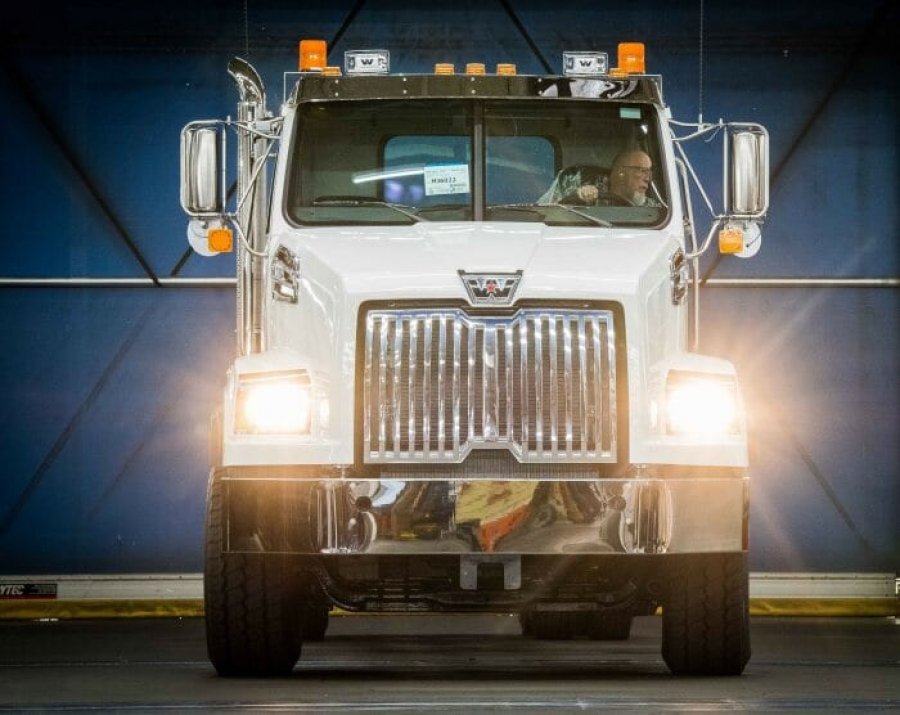 Daimler Trucks реализовал юбилейный грузовик Western Star