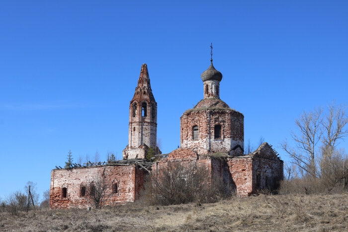 Старинный храм в Милиново 