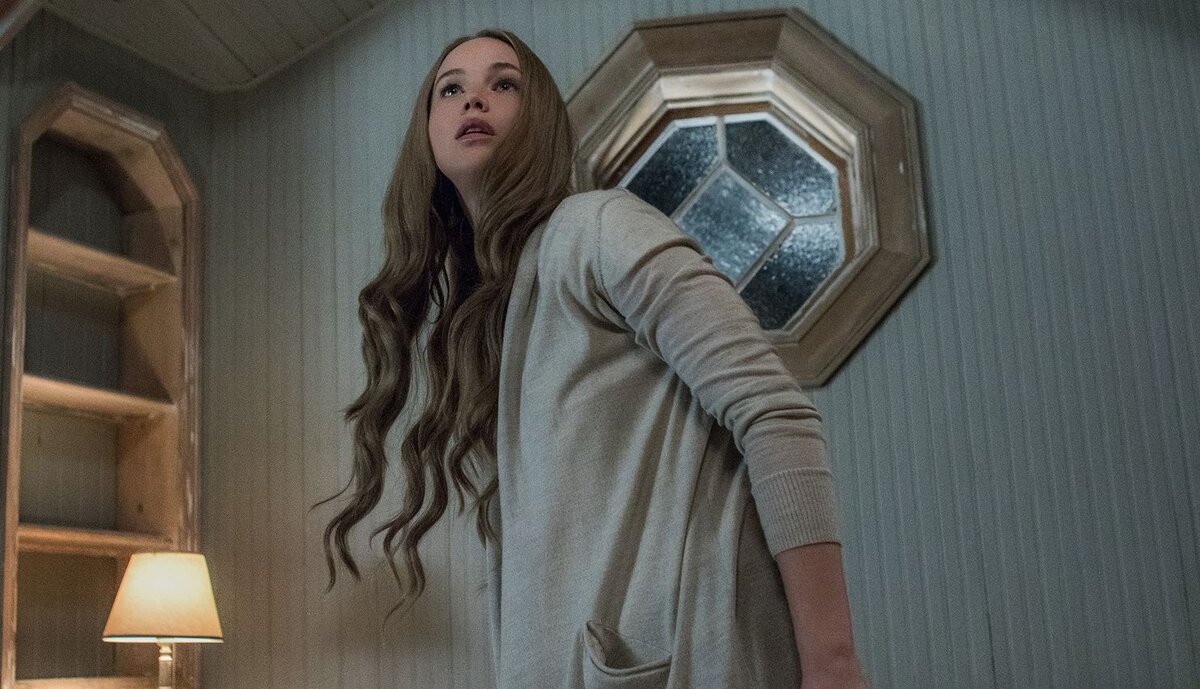 Кадр из фильма"Мама!"