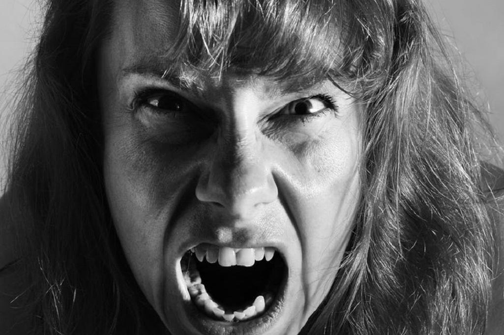 неадекватный