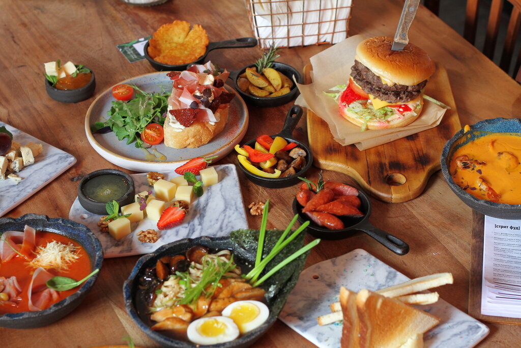 позавтракать в санкт петербурге в центре. маркетплейс на невском. питер отель. буше казанский собор. завтрак счастье.