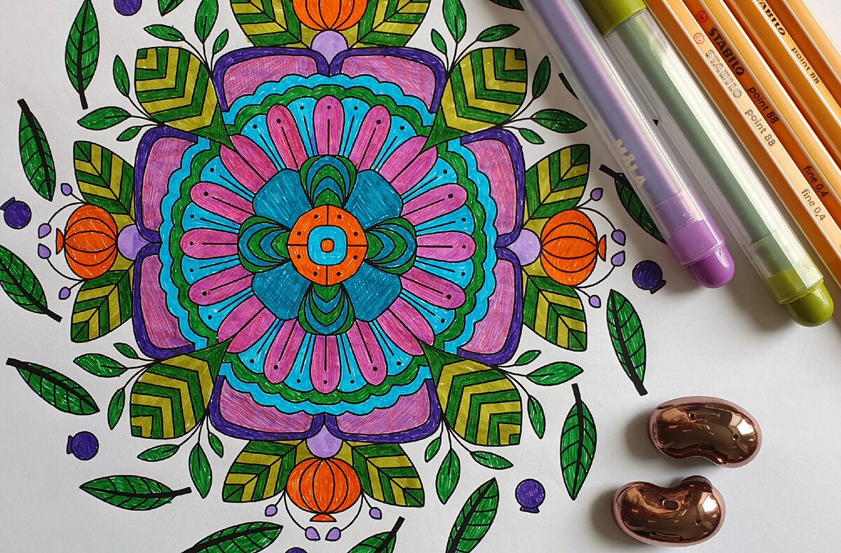 Люблю раскрашивать под любимую музыку или подкаст