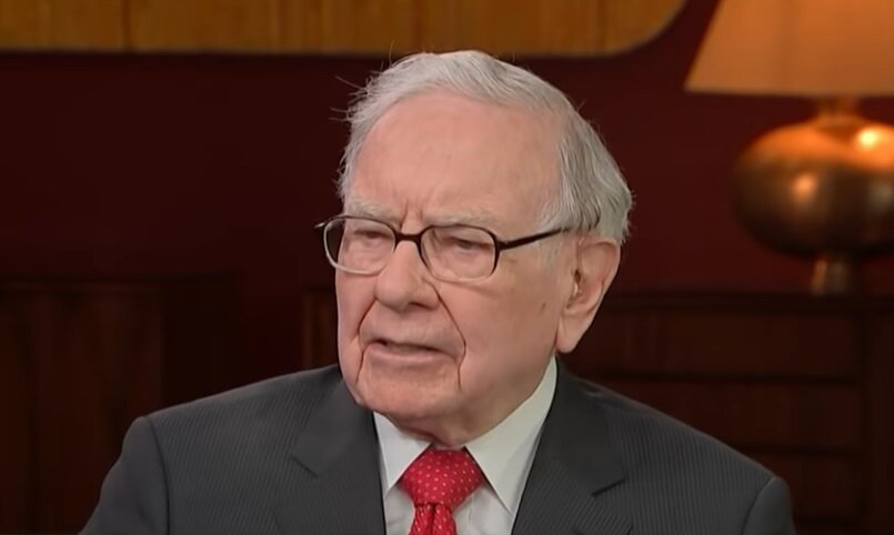 Уоррен Баффет. Скриншот из видео. Используется и распространяется бесплатно по лицензии https://www.youtube.com/t/terms