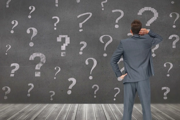 https://ru.freepik.com/free-photo/pensive-man-with-question-marks-background_973769.htm#page=1&query=Знак%20вопроса&position=7&from_view=search