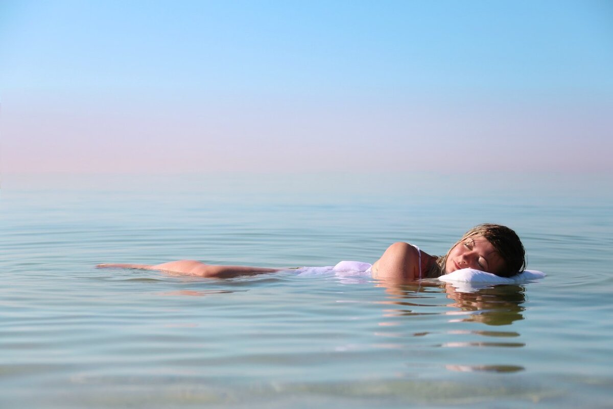 Во сне точно такая же вода и такое же небо