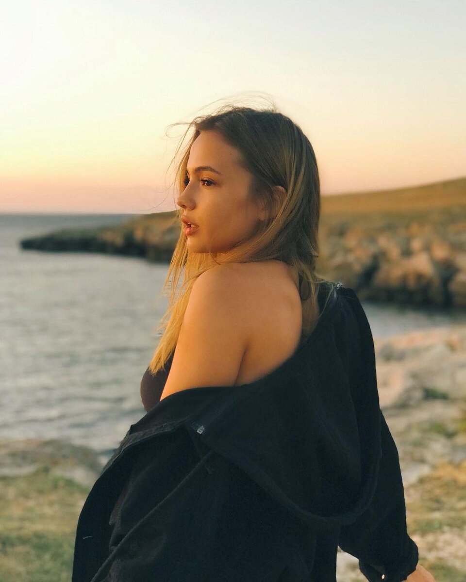 Валя Карнавал 